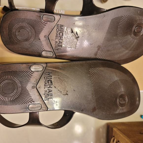 MK Sandals - Picture 3 of 3